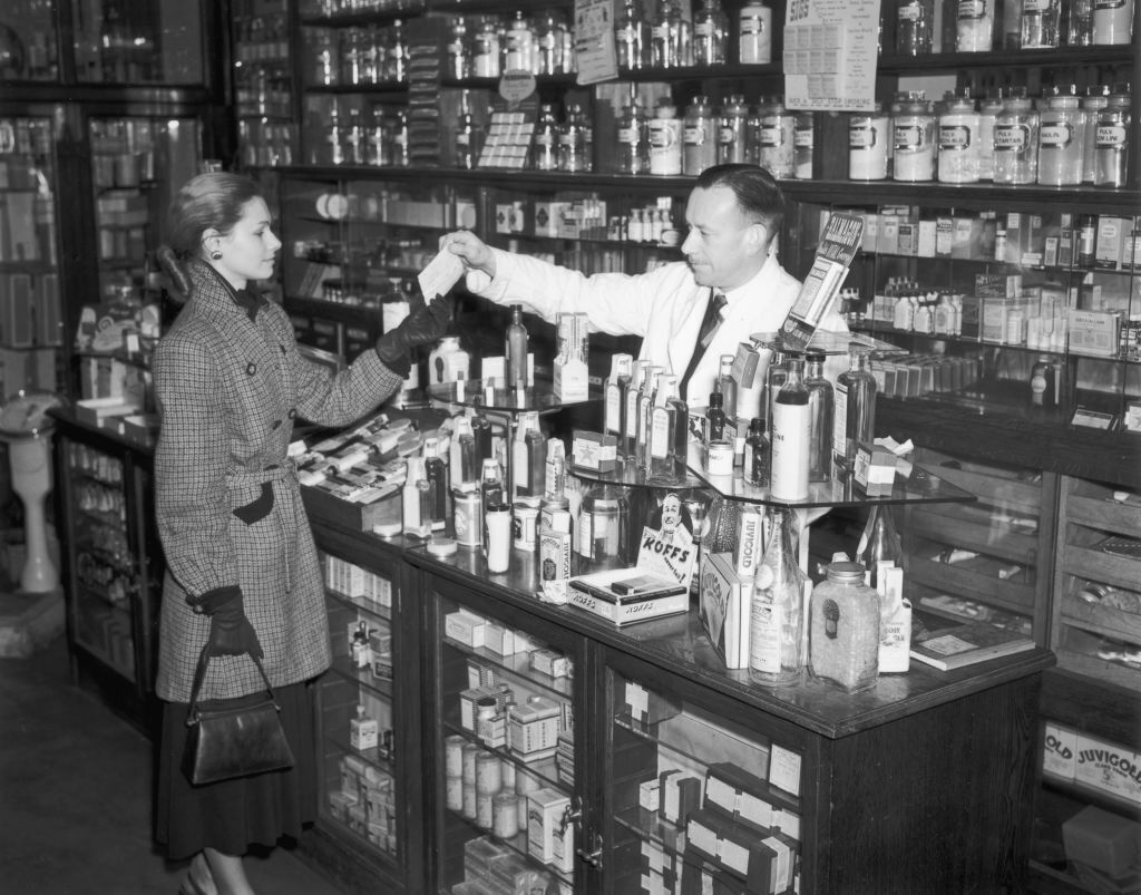 1945